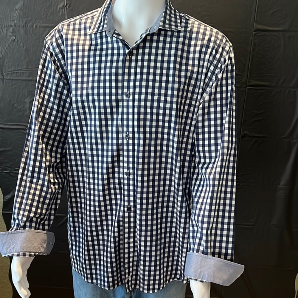 White and Blue Casual Button Down Shirt with Classic Gingham Pattern